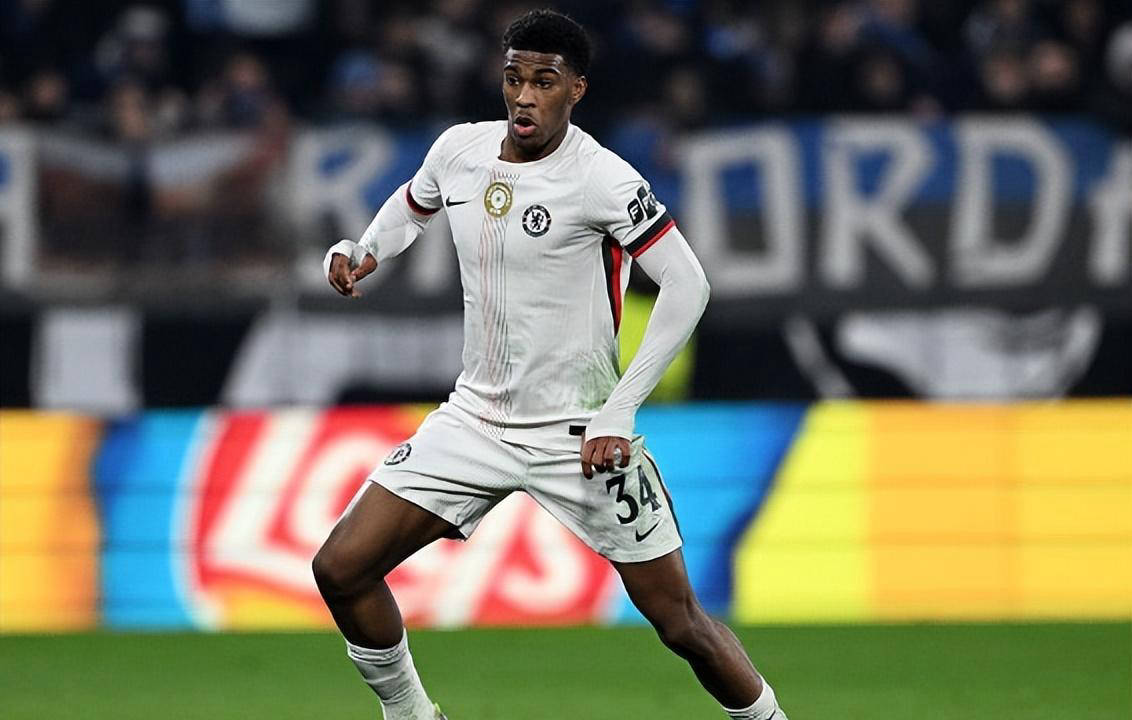 曼城锁定切尔西19岁多面手后卫补强防线，拜仁虎视眈眈蓝军坚决不放人